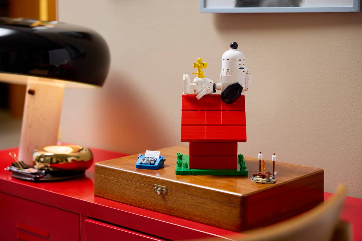 Peanuts: Snoopy's Doghouse