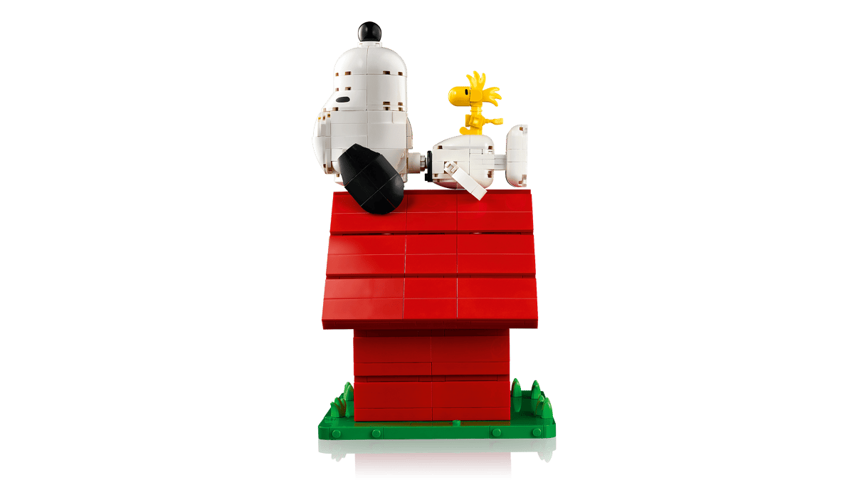 Peanuts: Snoopy's Doghouse