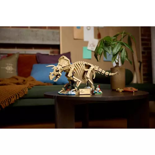 JURASSIC WORLD Dinosaur Fossils Triceratops