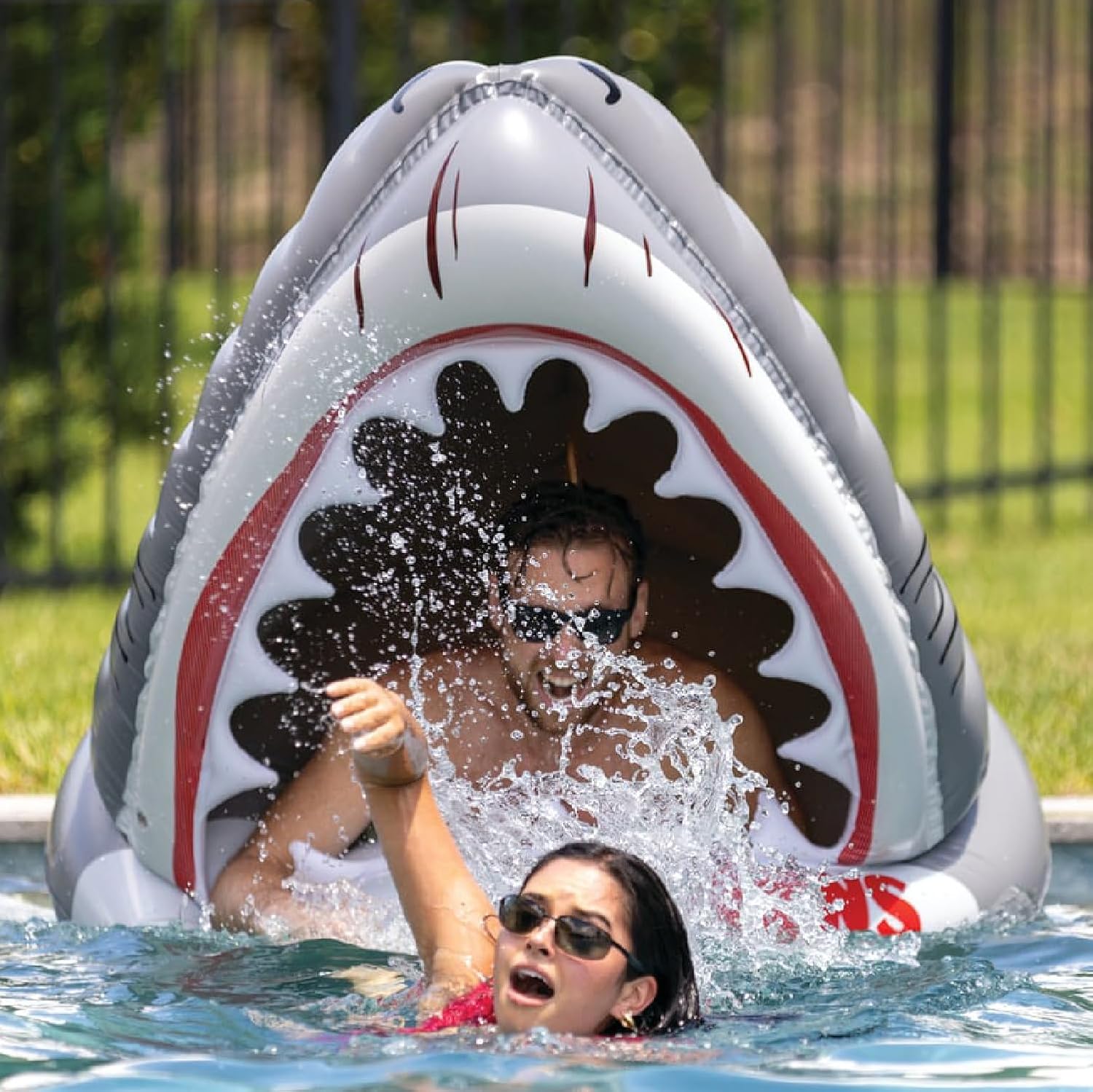 Jaws Deluxe Float