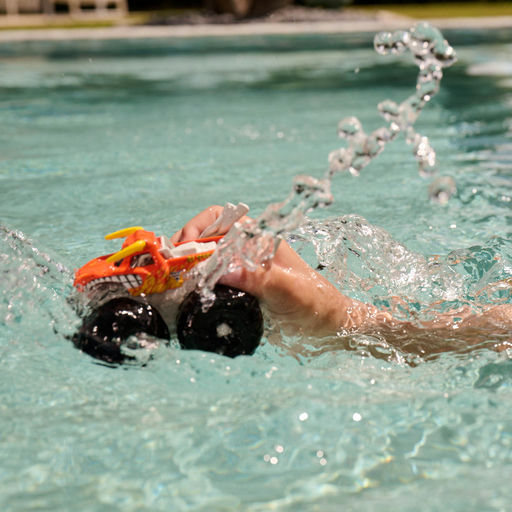 Swimways Monster Jam Wave Sprayers: El Toro Loco & Megalodon
