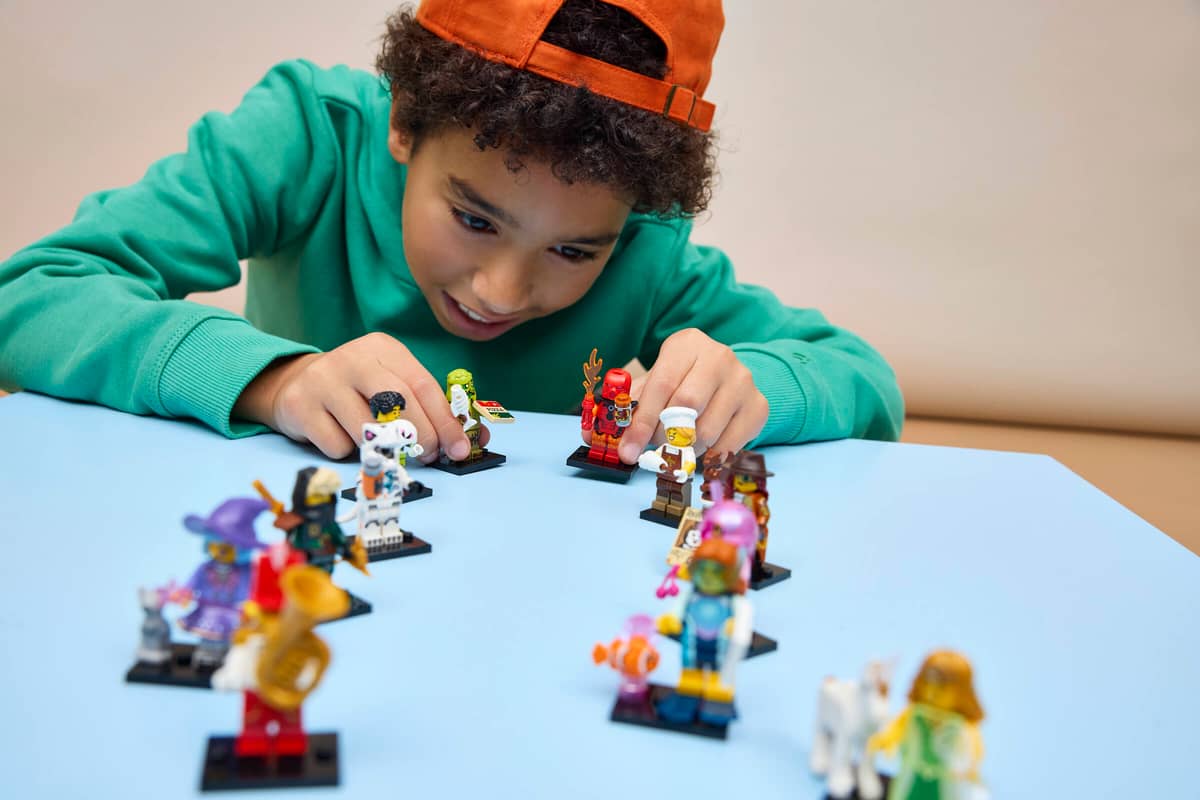 LEGO® Minifigures Series 29 Mystery Box