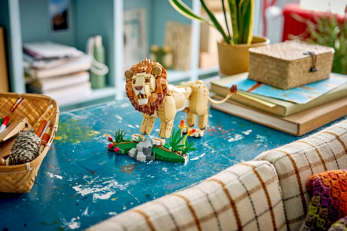 Wild Animals: Majestic Lion