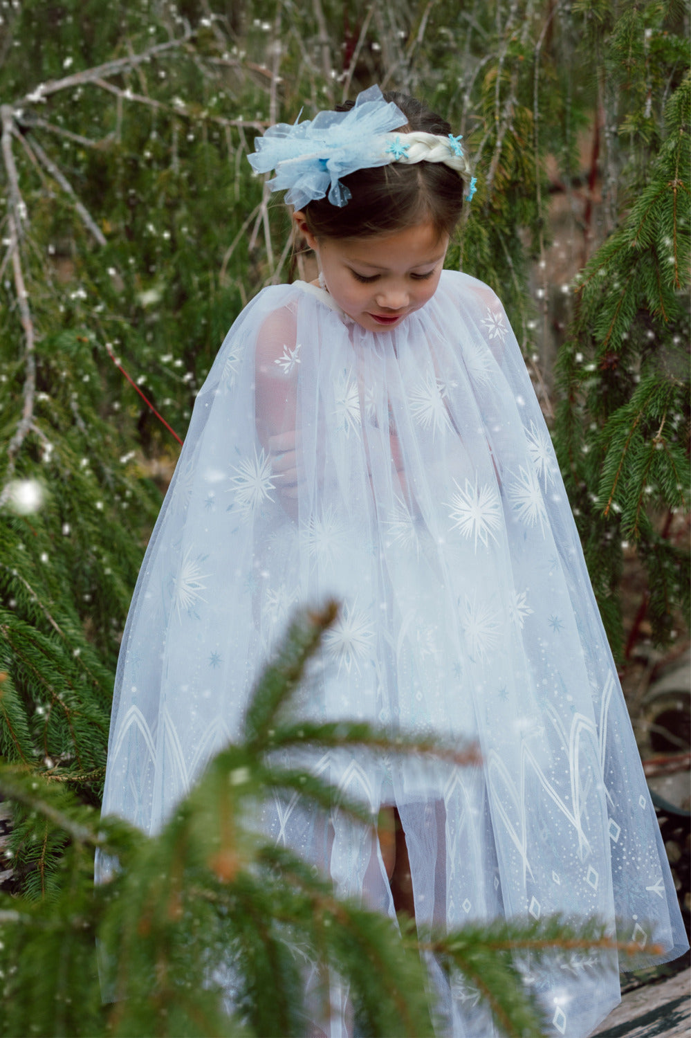 Winter Wonderland Cape (size 5-6)