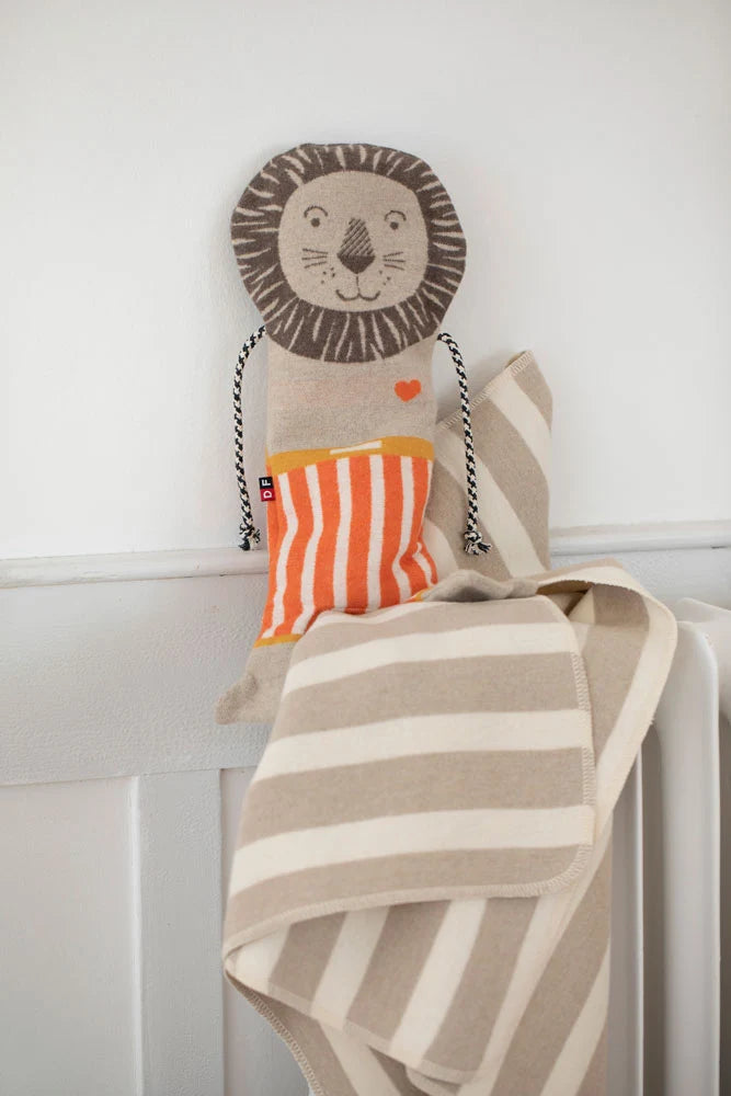 Lion Blanket in A Puppet