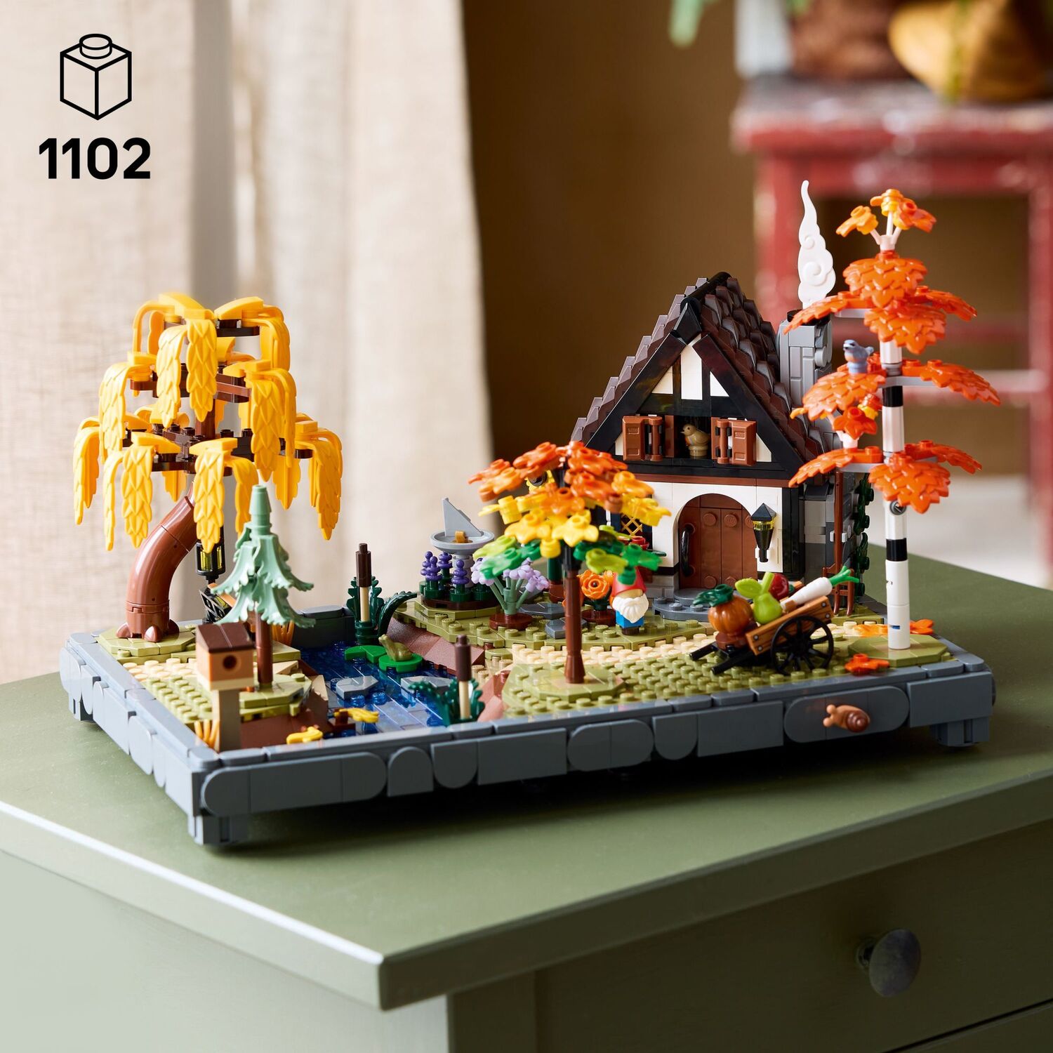 LEGO Icons: Autumn Cottage Garden