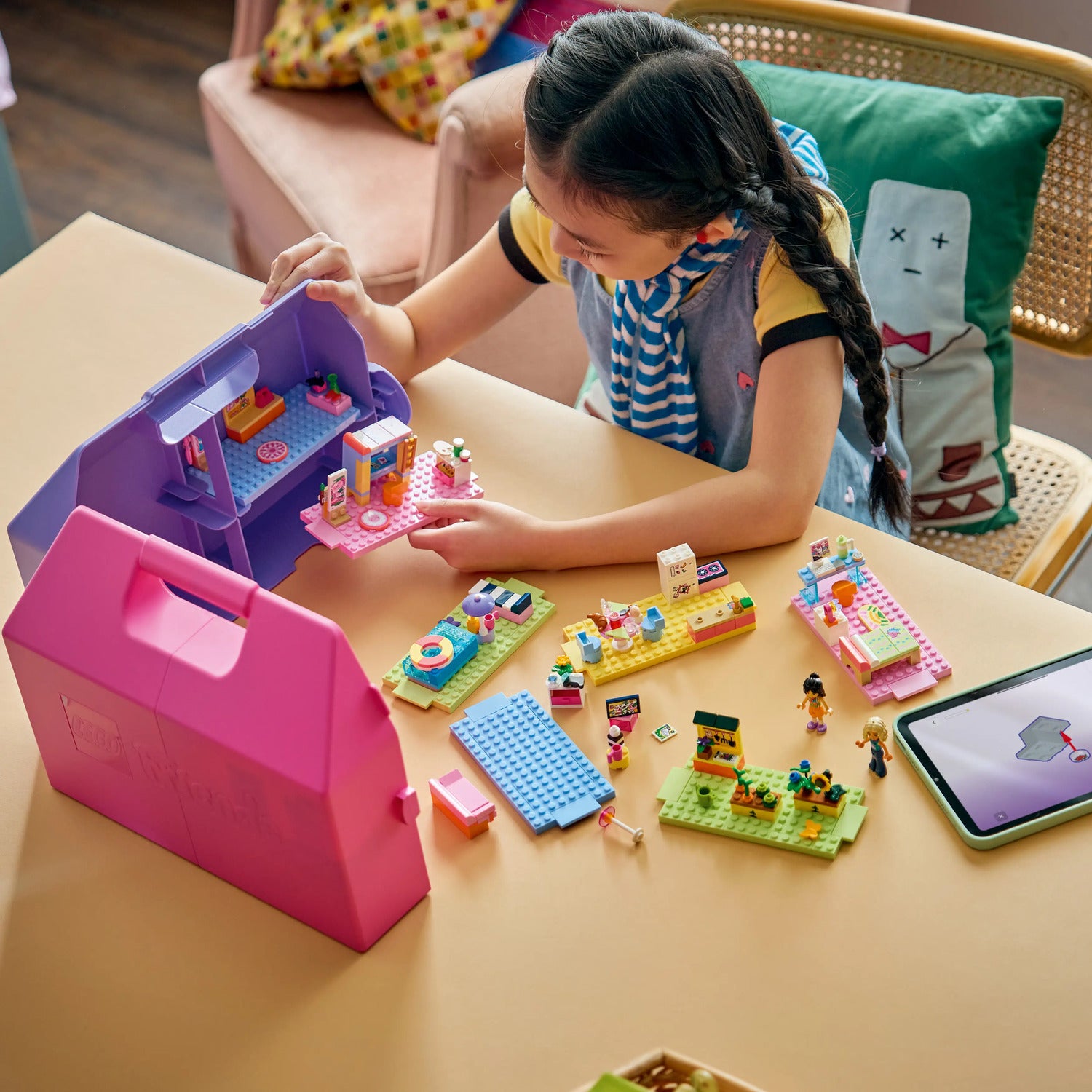LEGO® Friends Creative Dollhouse Suitcase