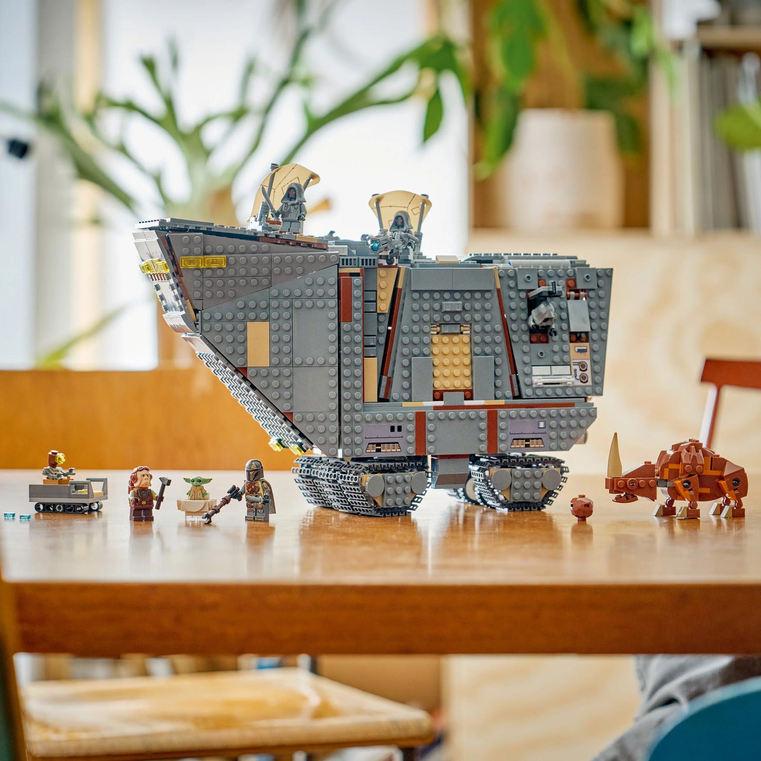 LEGO® Star Wars™ Offworld Sandcrawler™ and Mudhorn