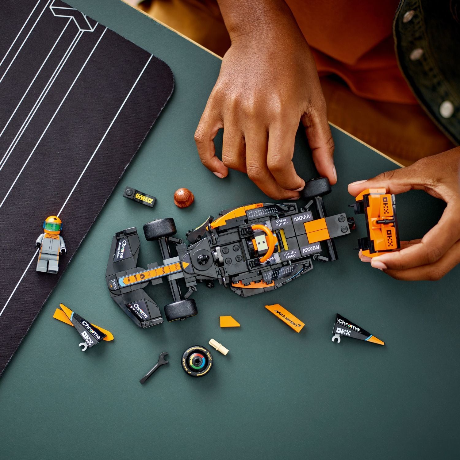 LEGO® Speed Champions: 2023 McLaren Formula 1 Race Car