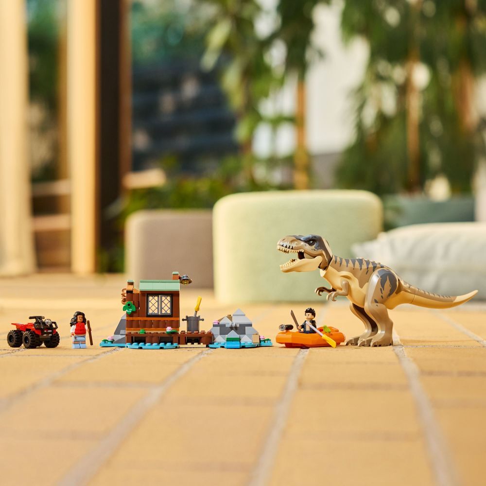 LEGO Jurassic World: T. rex River Escape