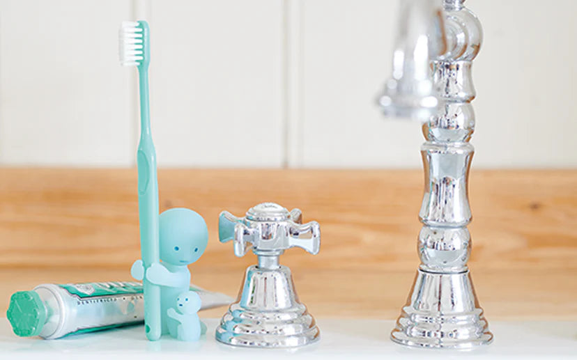 SMISKI Toothbrush Stands -Protecting/Green