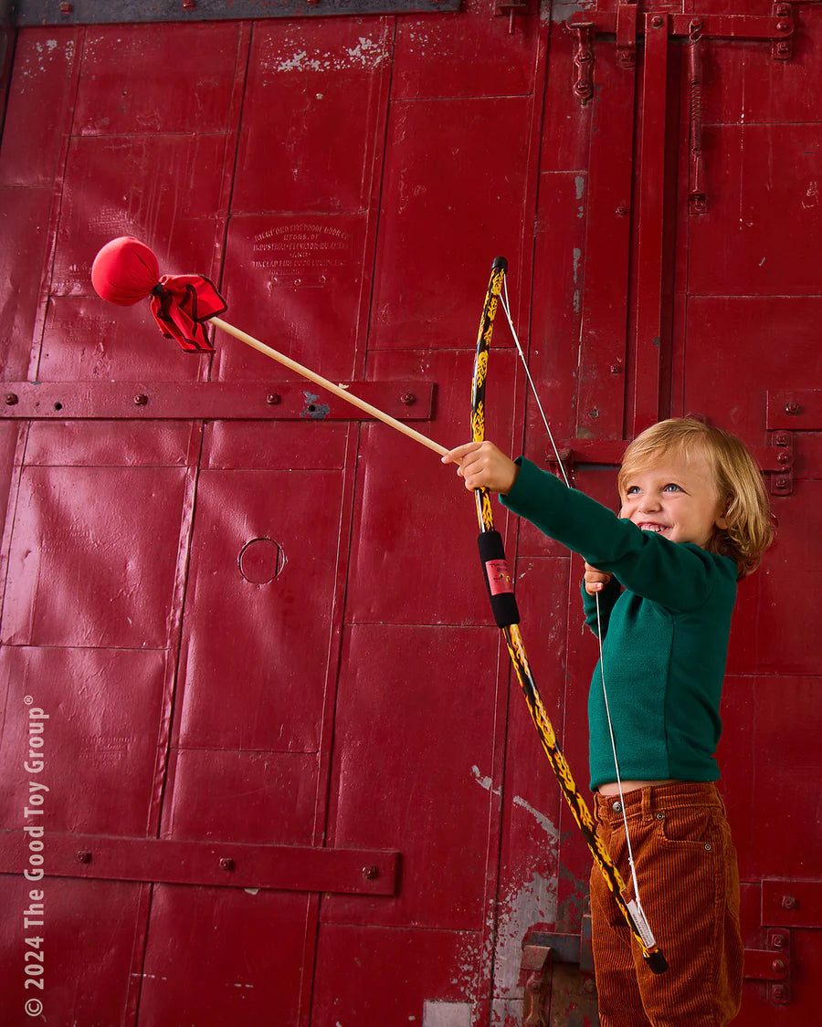 Classic Bow with Arrows
