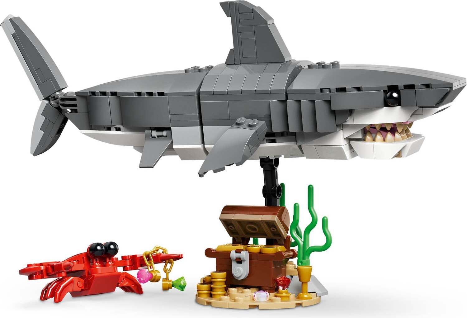 CREATOR 3 in 1 Fierce Shark with a Treasure Chest