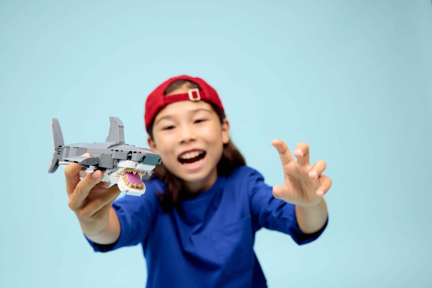 CREATOR 3 in 1 Fierce Shark with a Treasure Chest