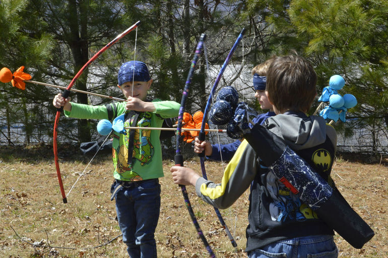 Two Bros Bows Bow and Arrows Box Set - Arctic Camo